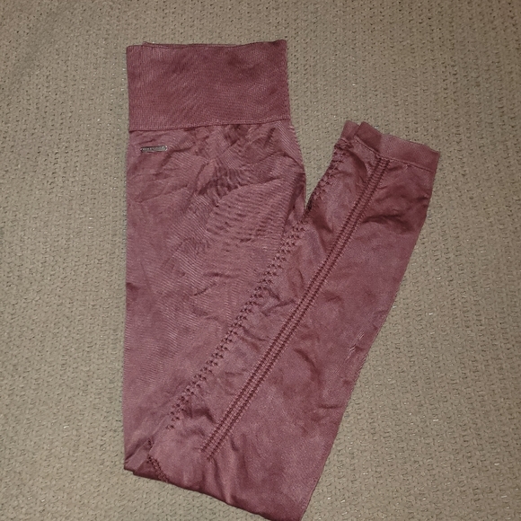 Dusty Rose Detailed Seamless Yoga Set - Picture 7 of 12